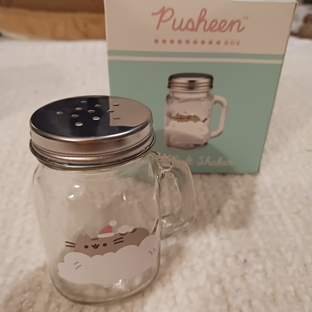 NWT! PUSHEEN GLASS SALT SHAKER